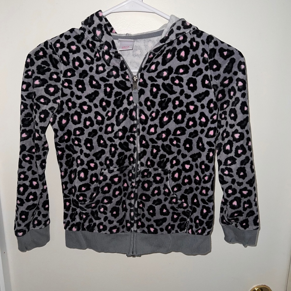 Circo Leopard sweatsuit size 7/8